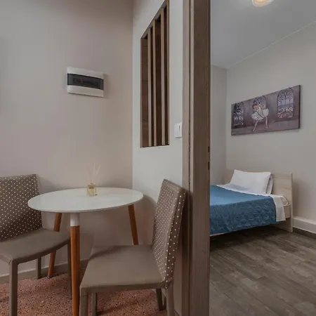 Apartment Kosmos Service Absolute Center 1-5 With Additional Cost Parking